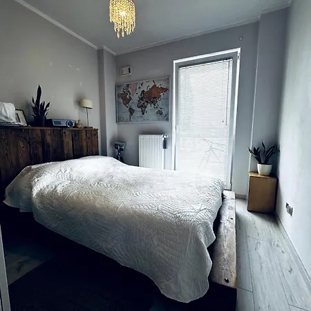 Cosy Near Stadion Narodowy 바르샤바