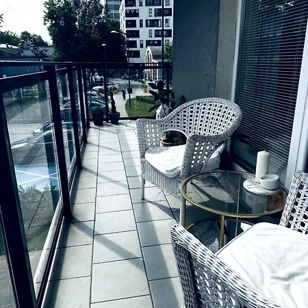 Cosy Near Stadion Narodowy 아파트 *