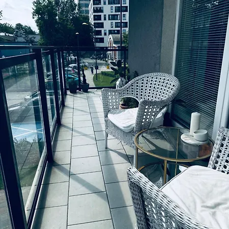 Cosy Near Stadion Narodowy 아파트