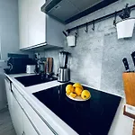 Cosy Near Stadion Narodowy ורשה
